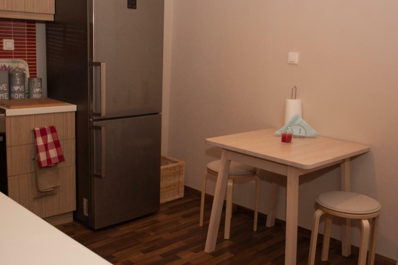 Stylish Zoi's Next To Helexpo, White Tower * Thessaloniki