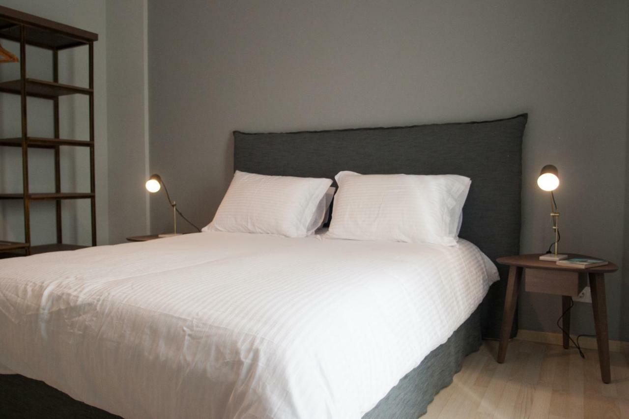 Stylish Zoi's Next To Helexpo, White Tower Apartment *