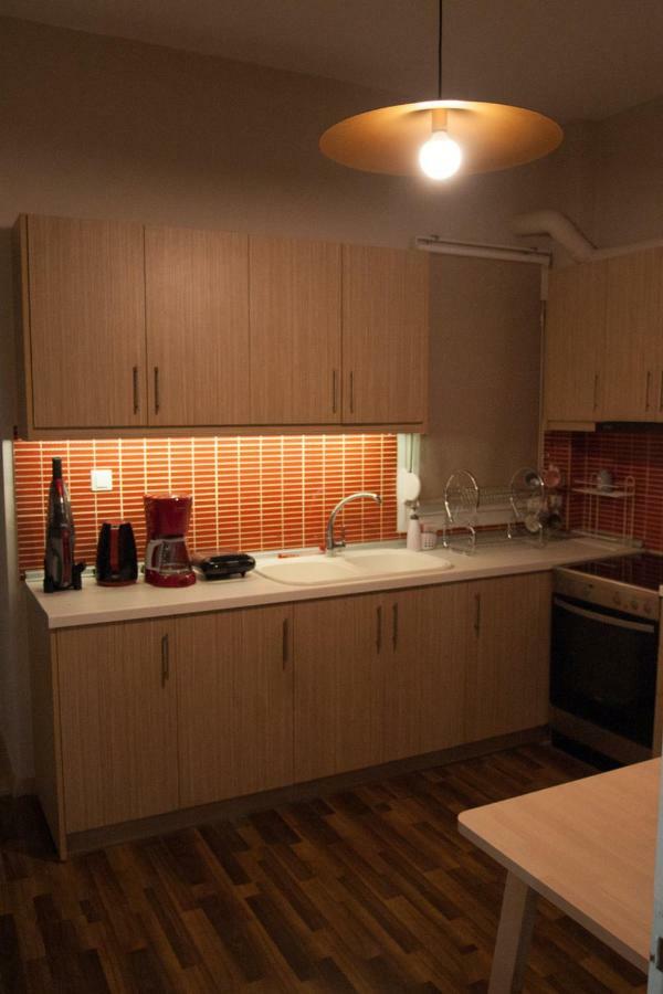 Stylish Zoi's Next To Helexpo, White Tower Thessaloniki